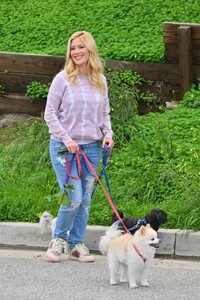heidi-montag-out-with-her-dogs-in-los-angeles-01-17-2023-9.jpg