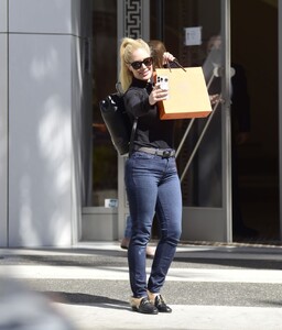 heidi-montag-shopping-at-a-hermes-store-in-beverly-hills-03-09-2022-0.jpg