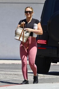 hilary-duff-arrives-for-a-workout-in-studio-city-07-15-2023-1.jpg