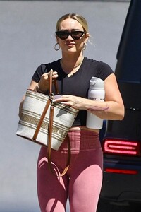 hilary-duff-arrives-for-a-workout-in-studio-city-07-15-2023-2.jpg