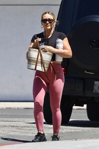 hilary-duff-arrives-for-a-workout-in-studio-city-07-15-2023-3.jpg