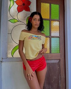indahclothing_357395682_18368042587017533_4352048845641811443_n.jpg