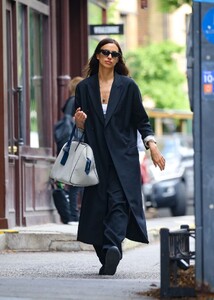 irina-shayk-out-and-about-in-new-york-06-09-2023-4.jpg