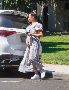 jenna-dewan-out-in-los-angeles-07-03-2023-0.jpg