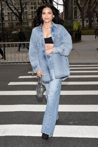 jenna-dewan-street-style-03-28-2023-5.jpg