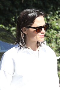 jennifer-garner-at-the-country-mart-in-brentwood-07-28-2023-7.jpg