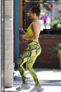 jennifer-lopez-arrives-at-tracy-anderson-studio-in-studio-city-07-19-2023-4.jpg