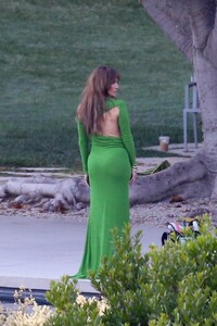 jennifer-lopez-at-exclusive-photoshoot-in-hollywood-hills-07-02-2023-0.jpg