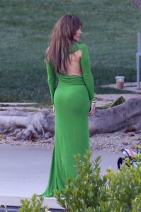 jennifer-lopez-at-exclusive-photoshoot-in-hollywood-hills-07-02-2023-5.jpg