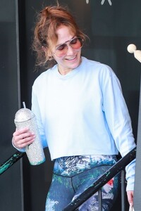 jennifer-lopez-leaves-a-gym-in-studio-city-07-12-2023-1.jpg