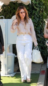 jennifer-lopez-out-for-lunch-at-the-ivy-in-studio-city-07-12-2023-3.jpg