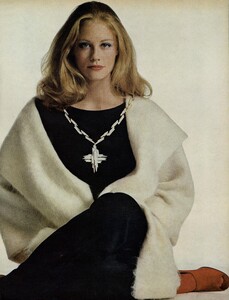 jewel_02.thumb.jpg.a649dea7ba4a6cfed4a70a83c328a095.jpg