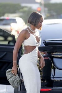 kelly-rowland-arrives-at-drakes-in-west-hollywood-07-27-2023-1.jpg