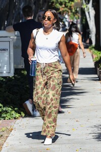 kelly-rowland-shopping-at-waterworks-store-in-los-angeles-07-20-2023-0.jpg