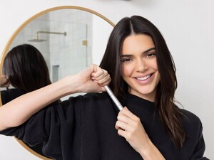 kendall-jenner-for-moon-oral-beauty-2023-28.jpg