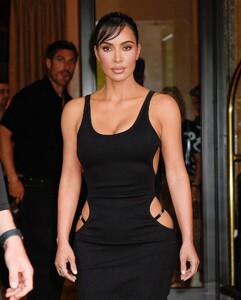 kim-kardashian-outfit-05-31-2023-4.jpg