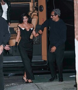kylie-jenner-heading-to-a-met-gala-after-party-in-new-york-05-01-2023-4.jpg