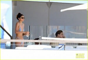 leonardo-dicaprio-on-boat-with-neelam-gill-17.jpg