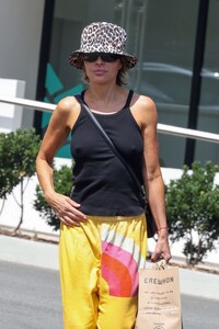 lisa-rinna-shopping-at-erewhon-market-in-los-angeles-07-22-2023-6.jpg