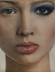 makeup_01.thumb.jpg.e60f52d5b3db6e56e2623b0737389ef3.jpg