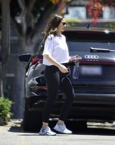 minka-kelly-arrivea-at-her-local-gym-in-west-hollywood-07-10-2023-2.jpg