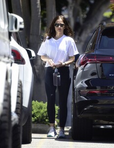 minka-kelly-arrivea-at-her-local-gym-in-west-hollywood-07-10-2023-3.jpg