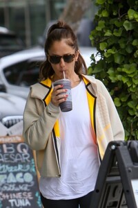 minka-kelly-out-for-a-protein-shake-after-a-workout-in-west-hollywood-06-14-2023-6.jpg