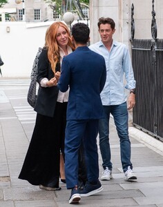 nicky-hilton-and-kate-rothschild-arrives-at-twenty-two-hotel-in-london-07-10-2023-4.jpg