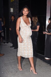 pregnant-chanel-iman-arrives-at-boom-boom-room-for-expedia-event-in-new-york-07-18-2023-1.jpg