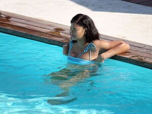 pregnant-chanel-iman-in-bikini-on-vacation-in-capri-05-27-2023-2.jpg