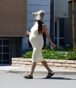 pregnant-shay-mitchel-out-at-hermosa-beach-in-los-angeles-04-08-2022-0.jpg