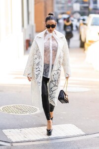 pregnant-shay-mitchell-out-in-new-york-03-08-2022-3.jpg