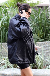 pregnant-shay-mitchell-visits-her-obstetrician-in-beverly-hills-05-03-2022-1.jpg
