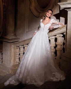 pronovias_358068410_312356677795230_1147180783131217698_n.jpg