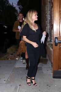 reese-witherspoon-arrives-at-her-son-deacon-s-show-in-los-angeles-07-19-2023-1.jpg