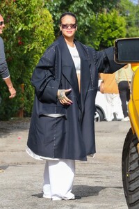 rihanna-at-cha-cha-matcha-in-west-hollywood-05-10-2023-11.jpg