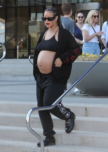 rihanna-leaving-pacific-design-center-in-west-hollywood-07-07-2023-1.jpg