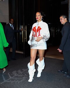 rihanna-night-out-style-new-york-05-04-2023-0.jpg