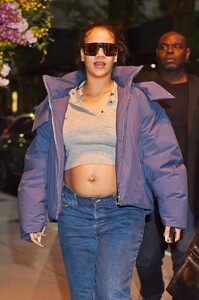 rihanna-out-in-nyc-05-05-2023-1.jpg