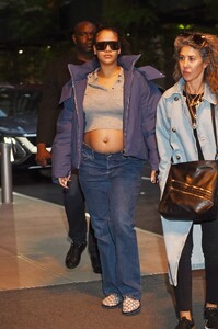 rihanna-out-in-nyc-05-05-2023-5.jpg