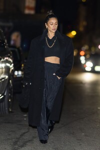 shay-mitchell-and-chloe-flowers-night-out-in-new-york-11-19-2021-8.jpg