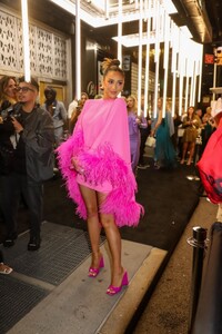 shay-mitchell-arrives-at-harper-s-bazaar-party-in-new-york-09-09-2022-2.thumb.jpg.f62d9a28562d06ce5ab03f1f1055324d.jpg