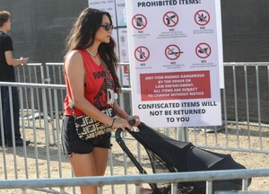 shay-mitchell-arrives-at-malibu-chili-cook-off-09-04-2022-2.thumb.jpg.01419da465d25758312d84b717d0f9c0.jpg