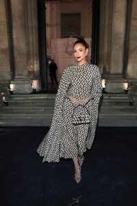 shay-mitchell-arrives-at-valentino-fashion-show-aat-pfw-in-paris-03-05-2023-6.thumb.jpg.6620464b7fc93e2623df4b010d9d4ebc.jpg