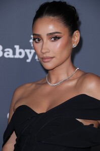 shay-mitchell-at-baby2baby-10-year-gala-in-los-angeles-11-13-2021-5.jpg
