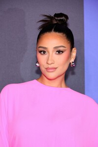 shay-mitchell-at-harper-s-bazaar-icons-bloomingdale-s-150th-anniversary-in-new-york-09-09-2022-1.jpg