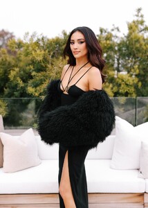 shay-mitchell-at-revolve-s-20th-anniversary-dinner-in-beverly-hills-04-11-2023-6.jpg