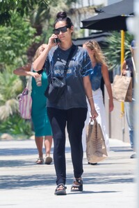 shay-mitchell-out-shopping-groceries-in-los-angeles-07-09-2023-2.jpg