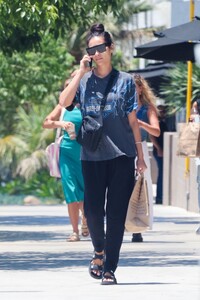 shay-mitchell-out-shopping-groceries-in-los-angeles-07-09-2023-3.jpg