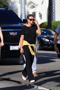 sofia-richie-out-for-breakfast-in-beverly-hills-07-19-2023-0.jpg